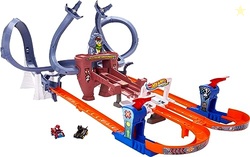 Hot Wheels Toy Car Track Set, RacerVerse Spider-Mans Web-Slinging Speedway, Competitive Race with 2 Die-Cast Vehicles: Spider-Man & Black Panther